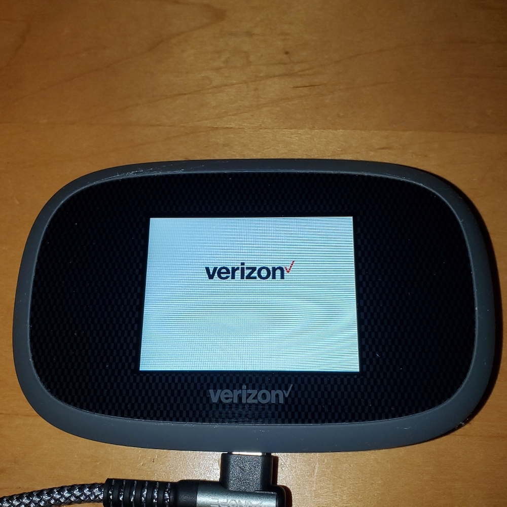 COPY - Mifi 8800L for Verizon needs SIM, battery and USB charging cable. - Picture 2 of 5